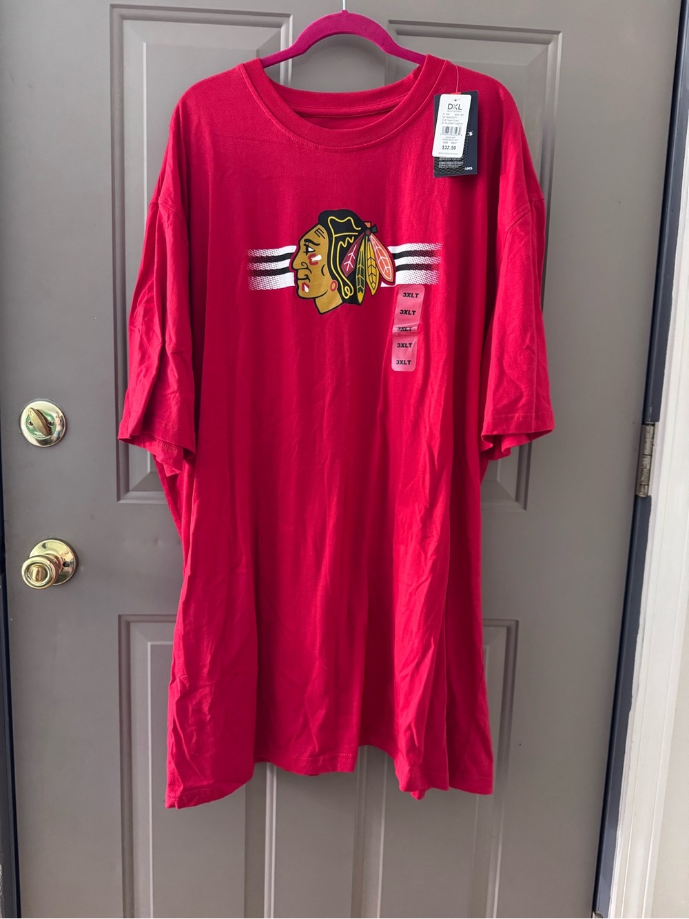NWT DXL Mens Chicago Blackhawks NHL Graphic T-Shirt Red Size 3XLT Tall Brand New